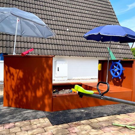 Familienfreundliches Ferienhaus In 5 Min Zum Strand Mit Terrasse Und Kostenlosem Parkplatz كوكسهافن المظهر الخارجي الصورة