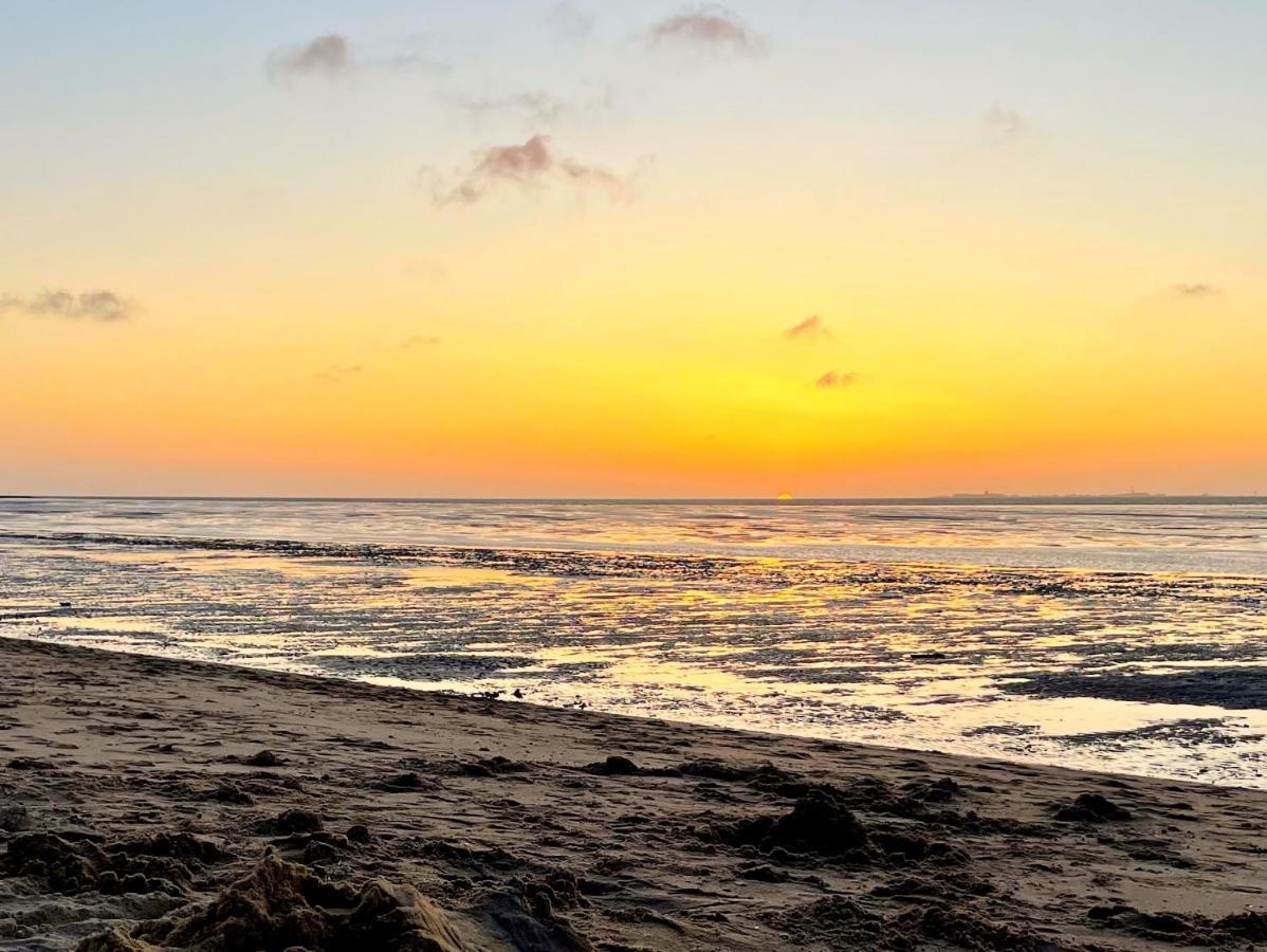 Familienfreundliches Ferienhaus In 5 Min Zum Strand Mit Terrasse Und Kostenlosem Parkplatz كوكسهافن المظهر الخارجي الصورة